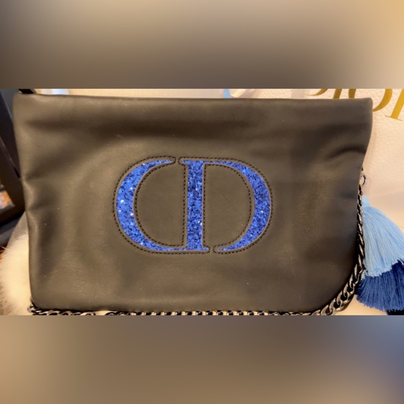 Dior crossbody with black chain and decorative tassels with keychain. - Picture 6 of 8